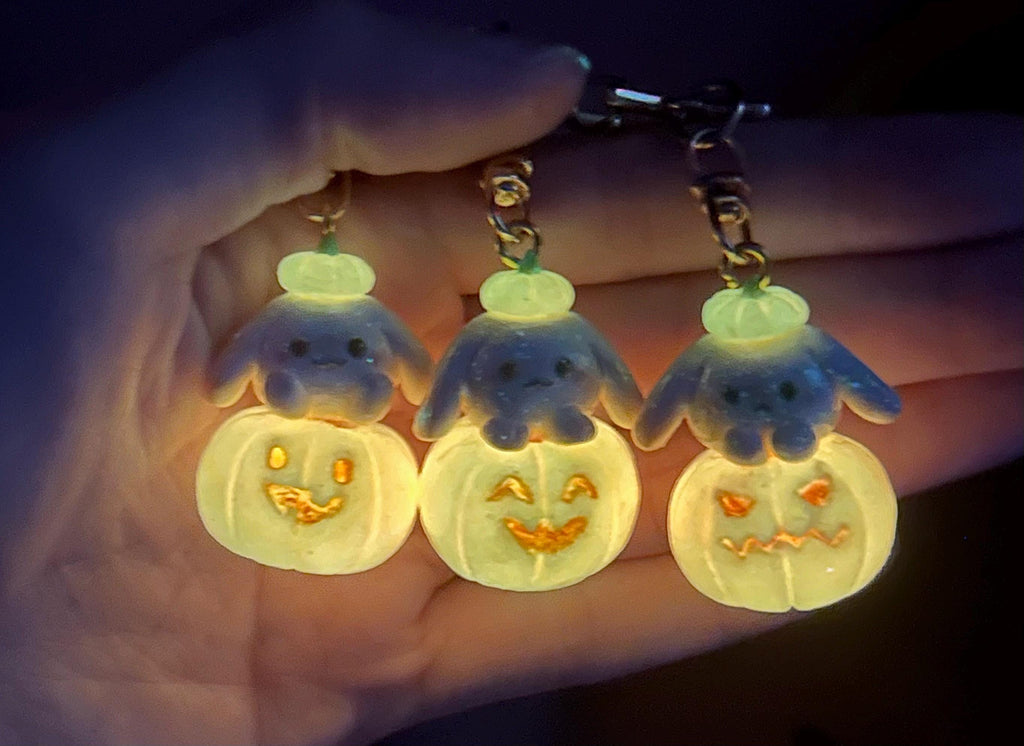 Glow in the dark pumpkin bunny keychain