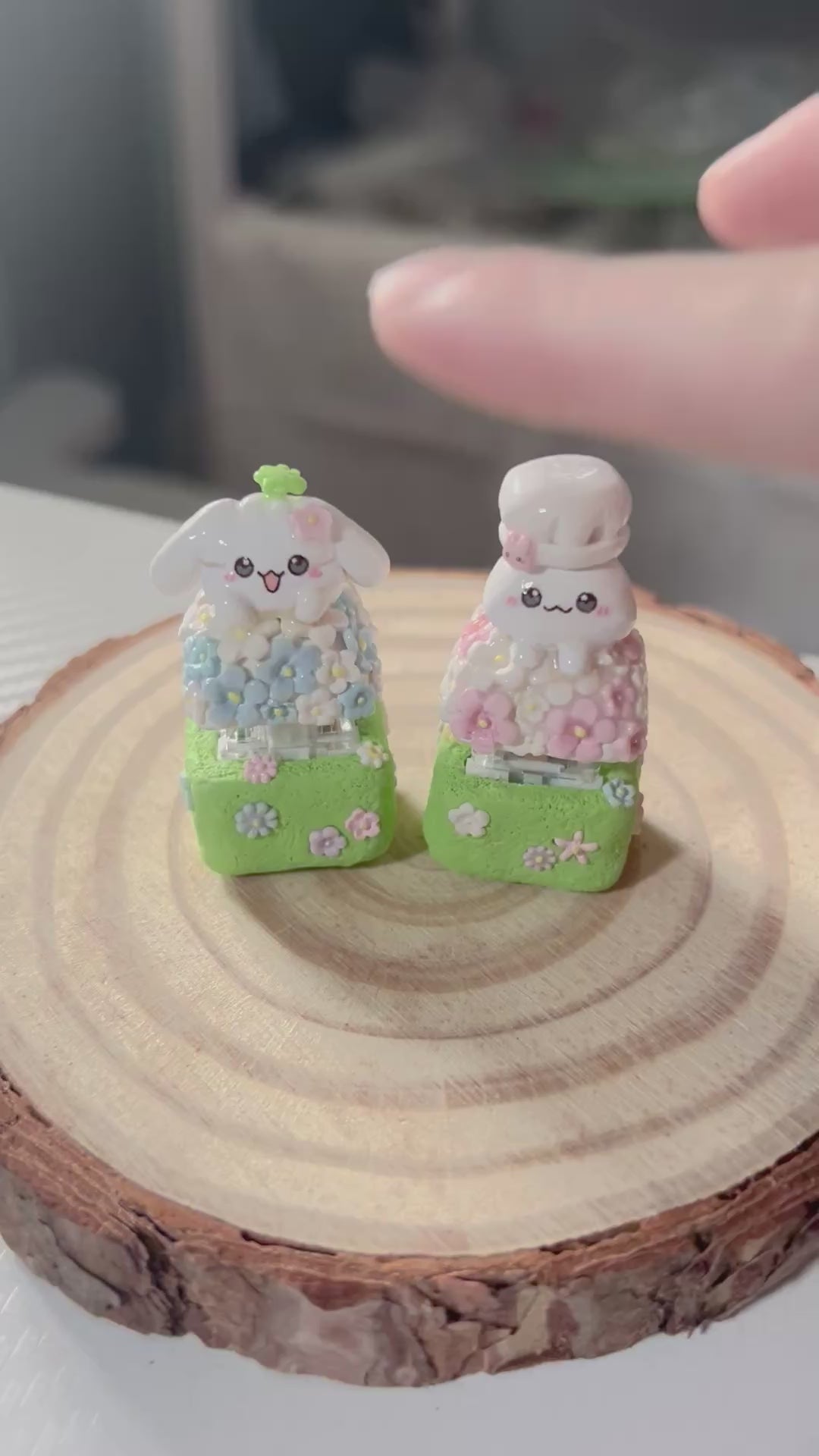 Peek-a-bloom Keycap/Clicker (Made-to-order)